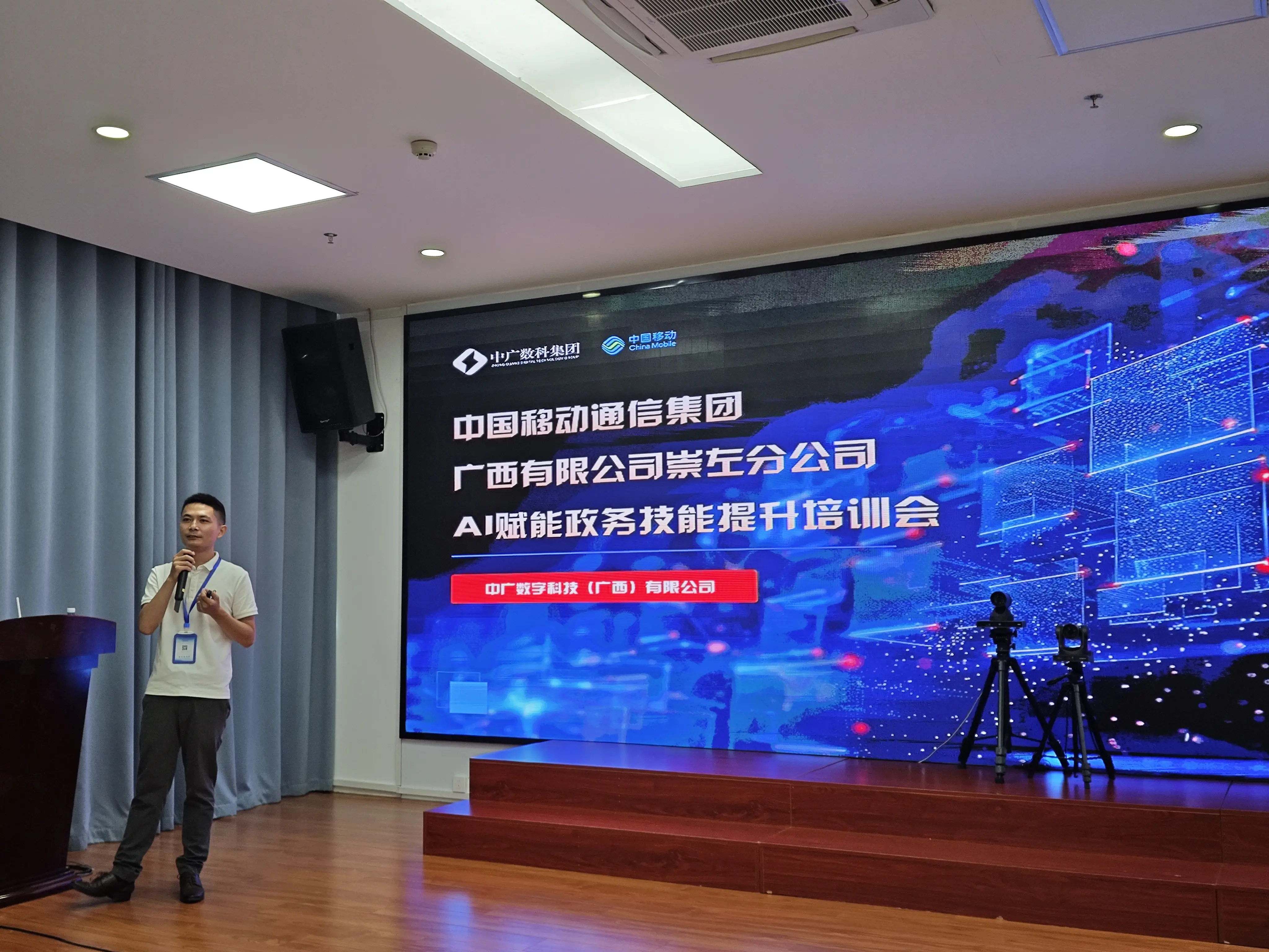快手播放量在线下单_播放1000+1万_一毛钱给10000播放量
